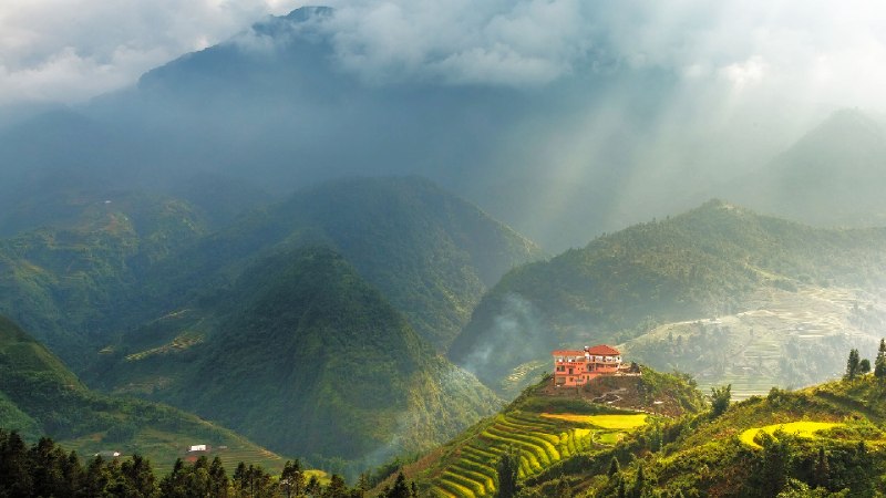 在沙巴的水稻田，老街，越南 (© Anujak Jaimook/Getty Images)via Bing每日壁纸