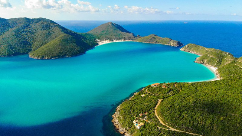 里约热内卢州的阿拉亚尔多卡博，巴西 (© Derson Santana/Shutterstock)source