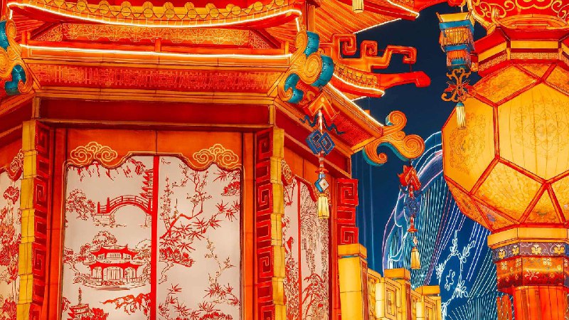 元宵节期间悬挂的宫灯，北京自贡灯会现场，北京，中国 (© Grisha Bruev/Shutterstock)via Bing每日壁纸