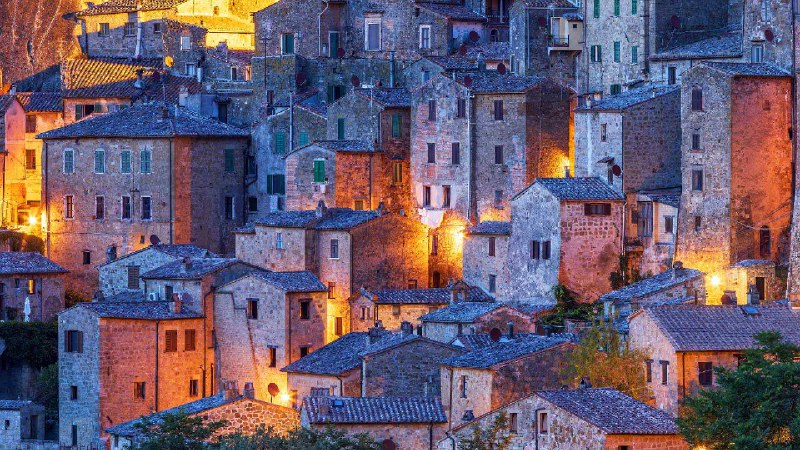 索拉诺，托斯卡纳，意大利 (© Luigi Vaccarella/eStock Photo)source