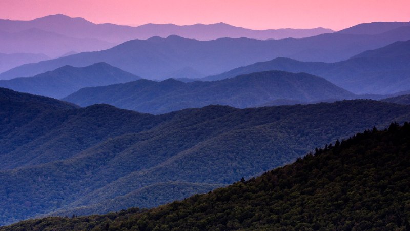 大烟山国家公园，田纳西州，美国 (© Mint Images/Getty Images)via Bing每日壁纸