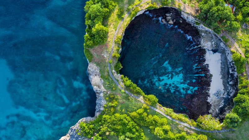 努沙佩尼达岛的破碎海滩, 巴厘岛, 印度尼西亚 (© joakimbkk/Getty Images)source