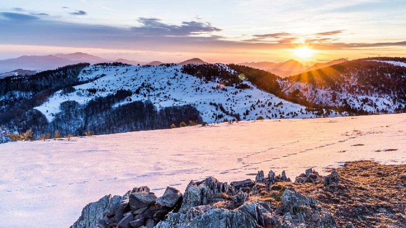 Coll d'Ares，加泰罗尼亚比利牛斯 山脉 (© CRISTIAN IONUT ZAHARIA/Shutterstock)source