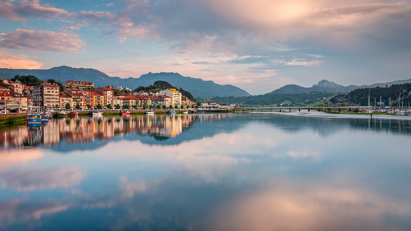 里瓦德塞利亚，阿斯图里亚斯，西班牙 (© Agnieszka Glowala/Getty Images)via Bing每日壁纸