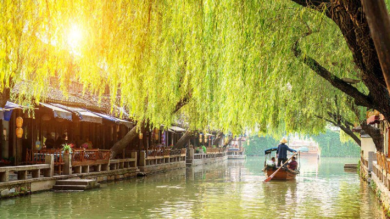 苏州古镇风景，江苏省，中国 (© gyn9038/Getty Images)source